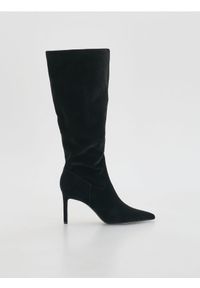 Reserved - Kozaki na obcasie - czarny. Kolor: czarny. Materiał: zamsz. Obcas: na obcasie. Wysokość obcasa: średni #1