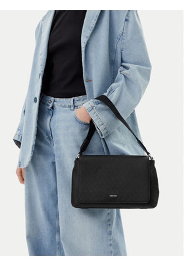 Calvin Klein Torebka Ck Must Satchel_Mono K60K613181 Czarny. Kolor: czarny. Materiał: skórzane