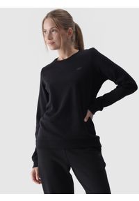 4f - 4F Bluza dresowa nierozpinana bez kaptura damska - czarna S. Okazja: na co dzień. Typ kołnierza: bez kaptura. Kolor: czarny. Materiał: dresówka. Wzór: gładki, ze splotem. Styl: klasyczny, sportowy, casual