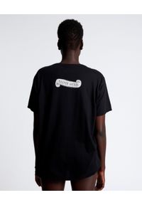 ONETEASPOON - Czarny t-shirt Deeper Soundscape. Kolor: czarny. Materiał: bawełna. Wzór: napisy, nadruk