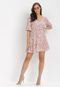 Born2be - Różowa Sukienka Myspheme. Typ kołnierza: dekolt w serek. Kolor: różowy. Materiał: tkanina. Długość rękawa: krótki rękaw. Wzór: kolorowy, kwiaty. Sezon: lato. Długość: mini #2