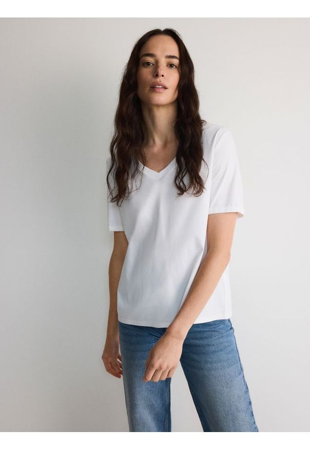 Reserved - T-shirt z merceryzowaną bawełną - biały. Kolor: biały. Materiał: bawełna