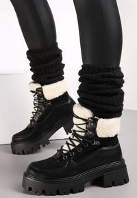 Born2be - Czarne Traperki na Podeszwie z Protektorem i Futerkiem Alling. Wysokość cholewki: za kostkę. Nosek buta: okrągły. Zapięcie: sznurówki. Kolor: czarny. Materiał: futro. Szerokość cholewki: normalna. Wzór: aplikacja #1