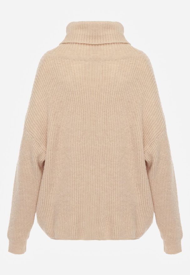 Renee - Beżowy Golf Oversize Malia. Okazja: na co dzień. Typ kołnierza: golf. Kolor: beżowy. Materiał: wiskoza, jeans, skóra, dzianina. Długość rękawa: długi rękaw. Długość: długie. Wzór: ze splotem, prążki. Styl: klasyczny, casual