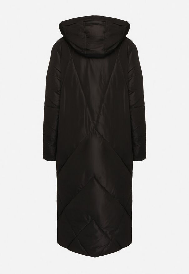 Born2be - Czarna Pikowana Kurtka o Długim Pudełkowym Kroju z Kapturem i Kieszeniami Attesina. Okazja: na co dzień. Typ kołnierza: kaptur. Kolor: czarny. Materiał: jeans, wełna. Długość: długie. Sezon: zima. Styl: casual, klasyczny, elegancki