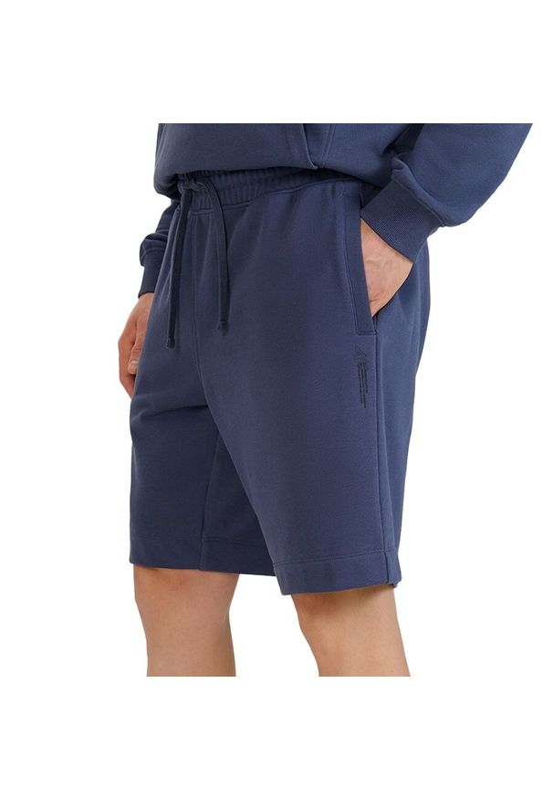 4f - Spodenki męskie 4F WSS25TSHOM54522S - granatowe. Kolor: niebieski. Materiał: bawełna, dresówka. Długość: do kolan. Sport: fitness