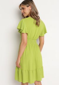 Born2be - Jasnozielona Sukienka Mini z Gumką w Pasie i Falbanką Senait. Kolor: zielony. Długość: mini #3