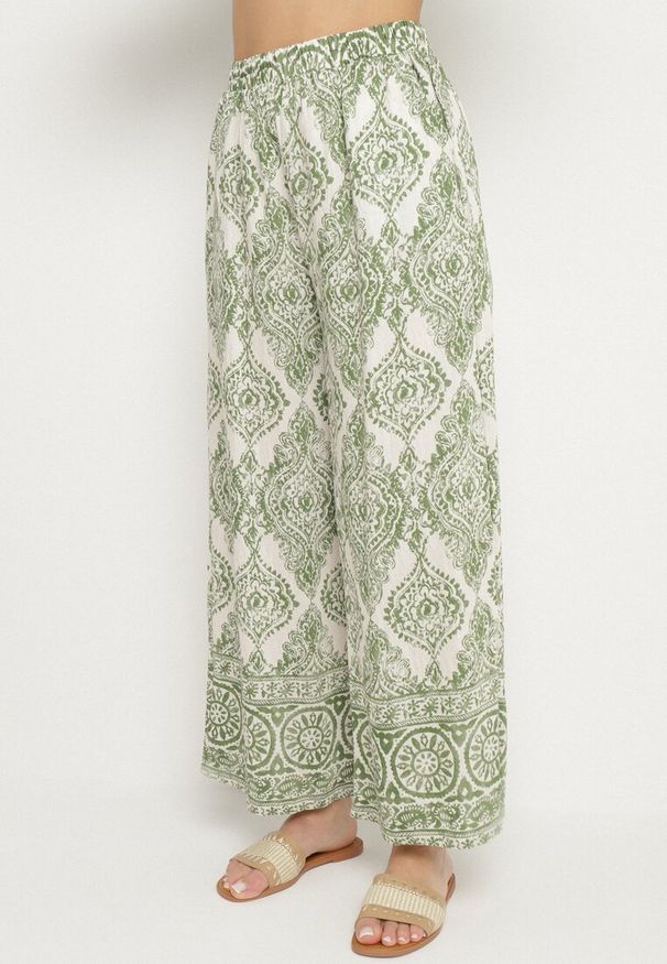 Born2be - Zielony Komplet Oversize z Wiskozą w Etniczny Wzór Szerokie Spodnie i Koszula Nilamiella. Kolor: zielony. Materiał: wiskoza