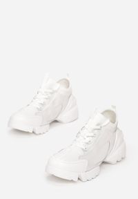 Renee - Białe Sneakersy Athizithe. Zapięcie: bez zapięcia. Kolor: biały. Materiał: materiał, softshell. Szerokość cholewki: normalna. Wzór: aplikacja #6