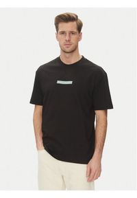Calvin Klein Jeans T-Shirt Nyc 2025 J30J327524 Czarny Regular Fit. Kolor: czarny. Materiał: bawełna #1