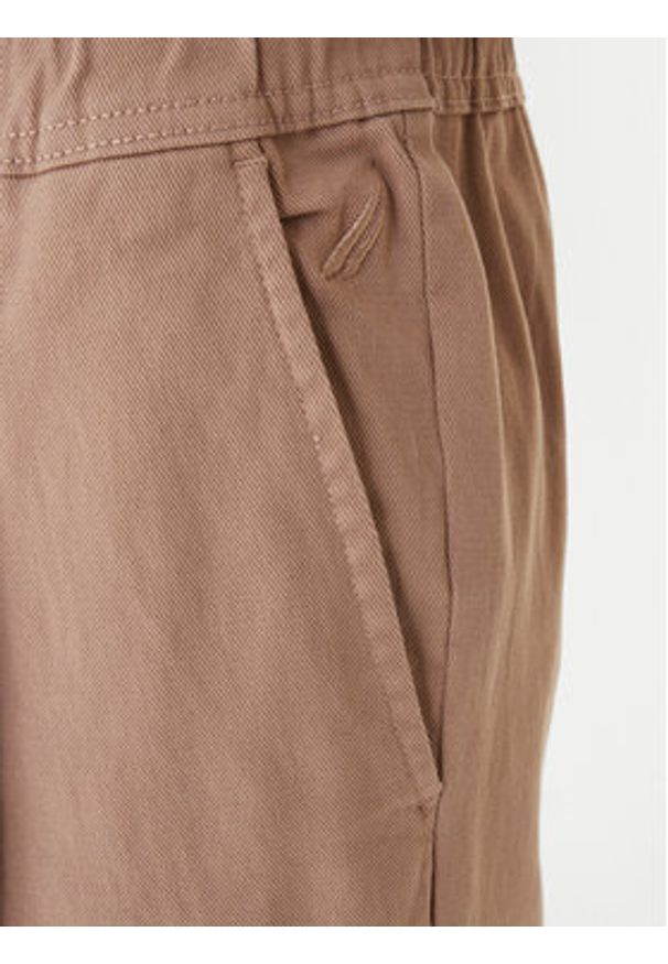 Nautica Szorty materiałowe Rava NCC03970 Beżowy Relaxed Fit. Kolor: beżowy. Materiał: bawełna