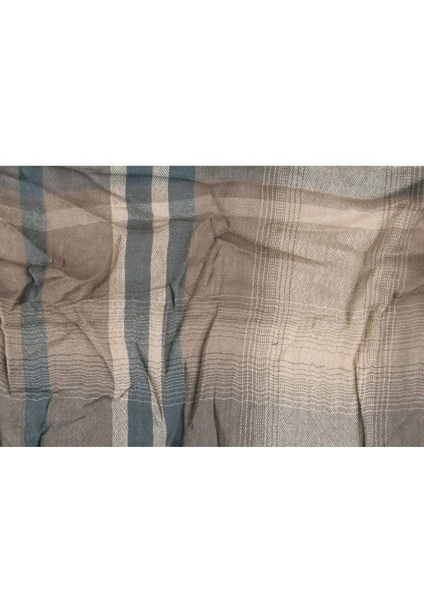 Lekki Szalik Wiosenno-Jesienny - Teer - Stonowana Kolorystyka w Kratę. Okazja: na spacer. Materiał: wiskoza. Wzór: prążki, paski. Sezon: wiosna, jesień. Styl: elegancki