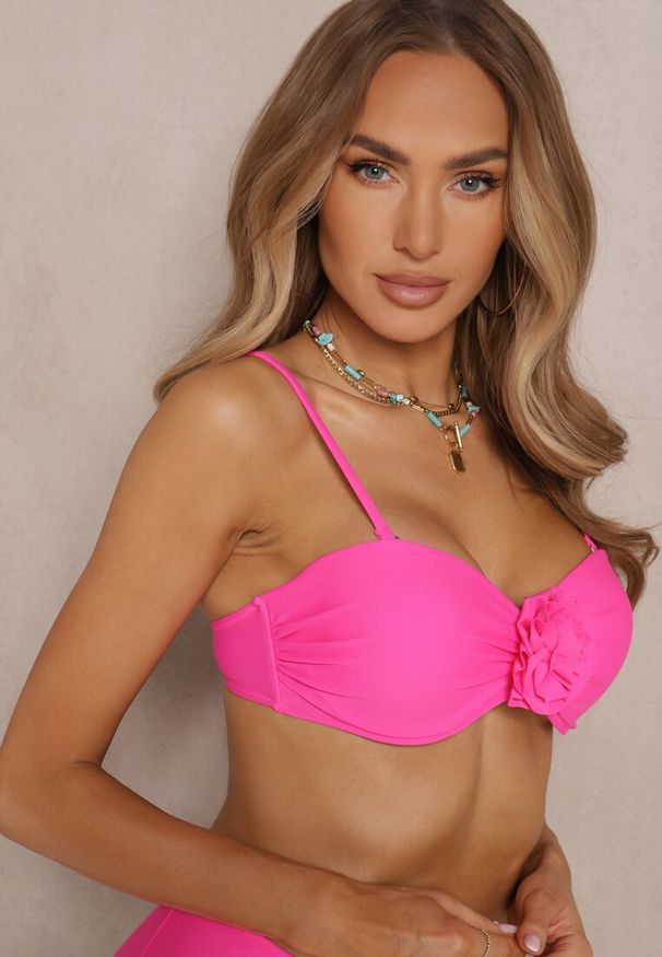 Renee - Różowe Bikini Majtki Figi Biustonosz Ozdobione Kwiatem 3D Tenionea. Kolor: różowy. Wzór: aplikacja, kwiaty