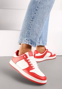 Born2be - Biało-Czerwone Sneakersy z Ekoskóry ze Sznurowaniem i Brokatem Hrelia. Kolor: biały. Materiał: jeans. Obcas: na płaskiej podeszwie #6