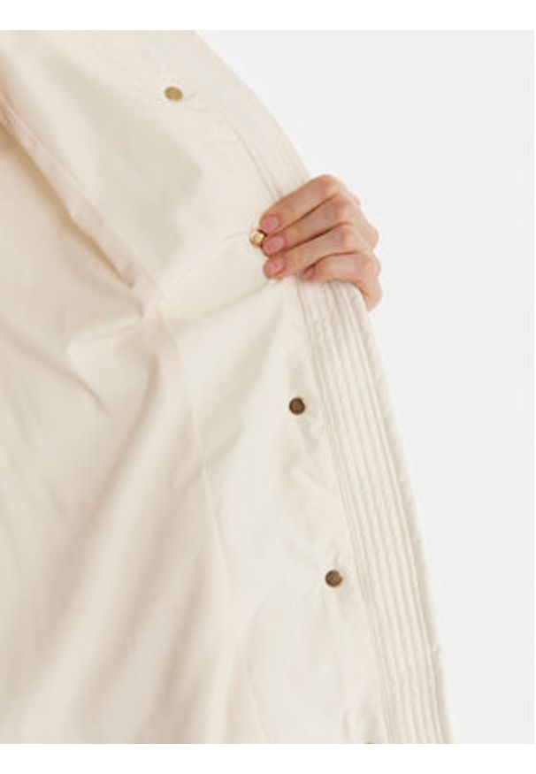 Guess Kurtka zimowa V5BL13 WHHZ2 Écru Regular Fit. Kolor: kremowy. Materiał: syntetyk. Sezon: zima