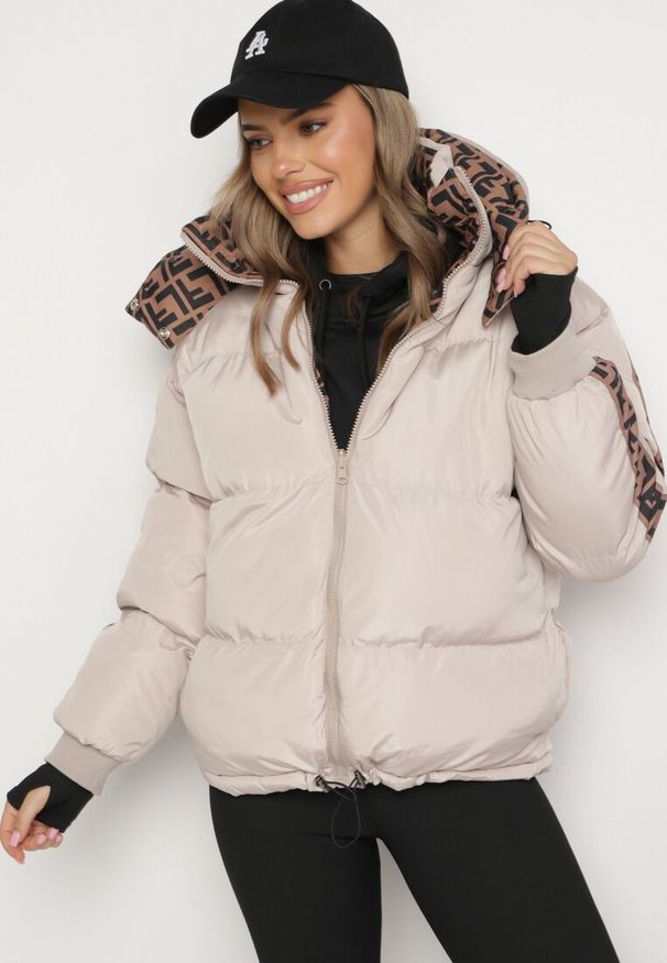 Born2be - Beżowa Dwustronna Kurtka Puffer z Odpinanym Kapturem i Kieszeniami Erisaria. Okazja: na spacer. Kolor: beżowy. Materiał: jeans, materiał. Styl: wizytowy, elegancki