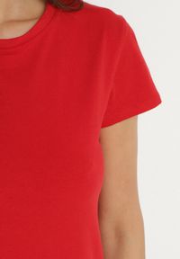 Born2be - Czerwony Bawełniany Klasyczny T-shirt Lunolia. Okazja: na co dzień. Kolor: czerwony. Materiał: bawełna. Wzór: gładki. Styl: klasyczny #3