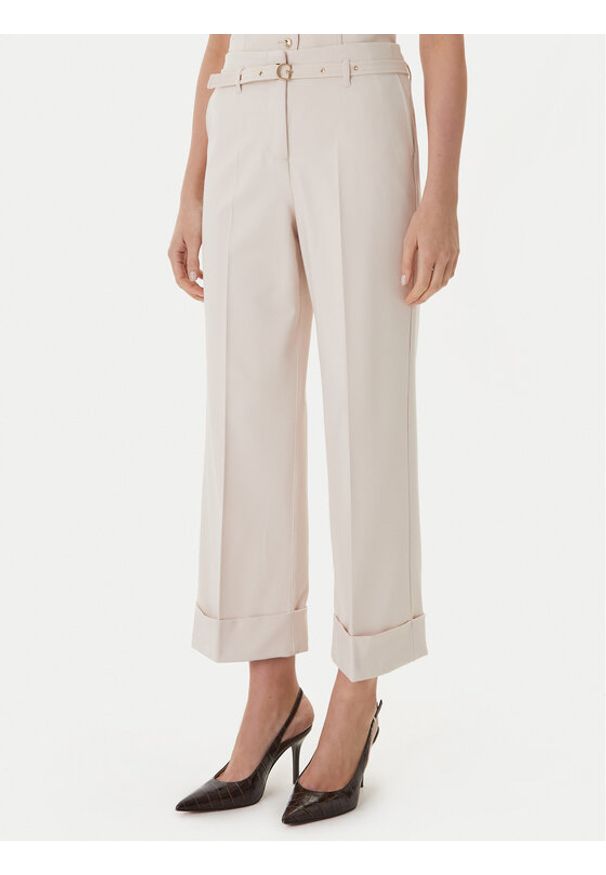 Guess Spodnie materiałowe W6GB17 W1894 Beżowy Regular Fit. Kolor: beżowy. Materiał: wiskoza