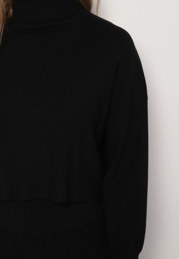 Born2be - Czarny Komplet Dzianinowy z Wiskozą Bluza Golf ze Ściągaczami i Szerokie Spodnie Noridra. Kolor: czarny. Materiał: wiskoza, dzianina