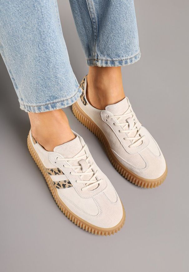 Renee - Beżowe Zamszowe Sneakersy w Stylu Kultowych Tenisówek ze Skórzaną Wkładką i Wzorem w Panterkę Tenannia. Okazja: na co dzień. Kolor: beżowy. Materiał: zamsz, skóra. Wzór: motyw zwierzęcy