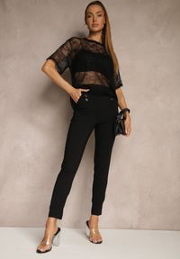Renee - Czarne Spodnie z Wiskozą High Waist z Ozdobnymi Guzikami Redillia. Okazja: na co dzień, na spotkanie biznesowe. Stan: podwyższony. Kolor: czarny. Materiał: wiskoza. Styl: biznesowy, klasyczny, elegancki, casual