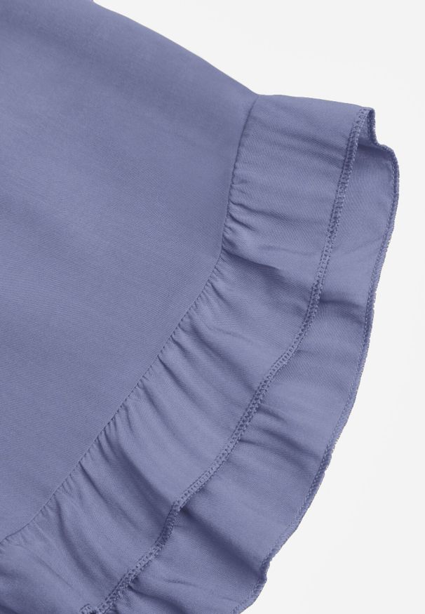 Born2be - Jasnoniebieskie Szorty z Wiskozy Ionona. Kolor: niebieski. Materiał: wiskoza. Długość: krótkie. Wzór: gładki. Sezon: wiosna, lato