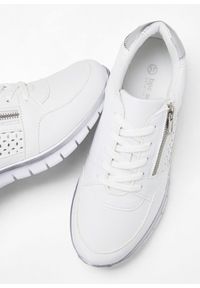 bonprix - Sneakersy z zamkiem. Zapięcie: zamek. Kolor: biały. Wzór: aplikacja #2