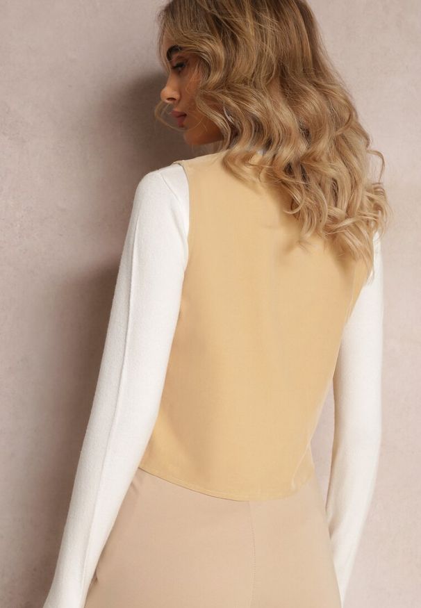 Renee - Beżowa Kamizelka z Welurowego Materiału Ozdobiona Koralikami i Haftami Saraleme. Kolor: beżowy. Materiał: welur, materiał. Wzór: aplikacja, haft