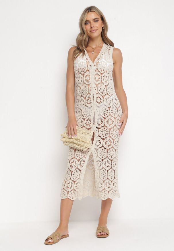 Born2be - Beżowa Bawełniana Midi Sukienka Narzutka z Ażurowej Tkaniny Zapinana na Guziki Lotia. Kolor: beżowy. Materiał: tkanina, bawełna. Wzór: ażurowy