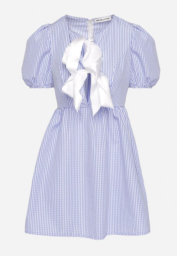 Born2be - Jasnoniebieska Rozkloszowana Sukienka w Kratkę Vichy w Stylu Retro z Wiązaniem Telionea. Okazja: na co dzień. Kolor: niebieski. Wzór: kratka. Typ sukienki: rozkloszowane. Styl: retro