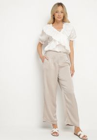 Born2be - Beżowe Eleganckie Spodnie o Prostym Kroju z Wysokim Stanem Jenanora. Okazja: na co dzień, na spotkanie biznesowe, do pracy. Stan: podwyższony. Kolor: beżowy. Styl: elegancki