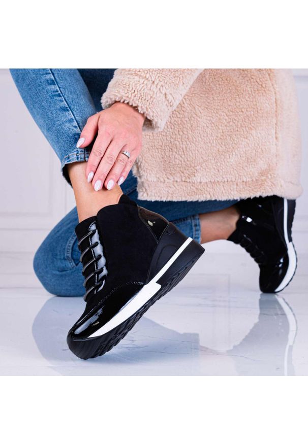 Czarne sneakersy na zimę, botki damskie POTOCKI 12117 KOTURN. Kolor: czarny. Materiał: skóra, zamsz. Sezon: zima. Obcas: na koturnie