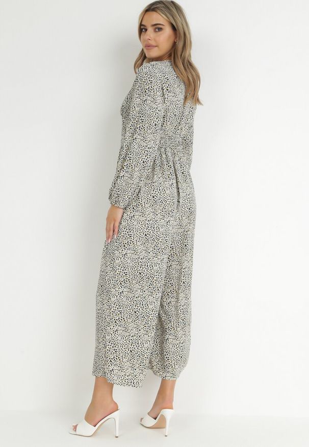 Born2be - Biało-Zielony Kombinezon Pyrhele. Okazja: na co dzień. Kolor: zielony. Długość: długie. Wzór: nadruk. Styl: casual, elegancki