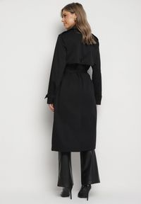Born2be - Czarny Płaszcz Trencz z Paskiem w Talii i na Rękawach Irimarine. Okazja: na co dzień. Kolor: czarny. Materiał: jeans. Długość rękawa: długi rękaw. Długość: długie. Styl: casual, klasyczny, wizytowy #2
