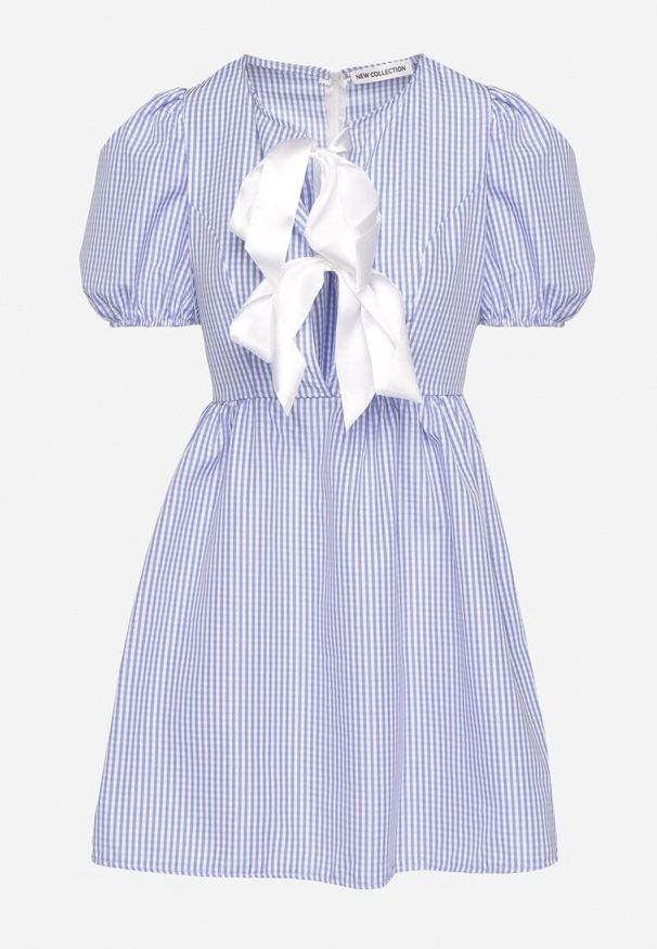 Born2be - Jasnoniebieska Rozkloszowana Sukienka w Kratkę Vichy w Stylu Retro z Wiązaniem Telionea. Okazja: na co dzień. Kolor: niebieski. Wzór: kratka. Typ sukienki: rozkloszowane. Styl: retro