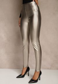 Renee - Szampańskie Legginsy High Waist z Imitacji Skóry z Gumką w Pasie Ozdobione Guzikami Sinairis. Okazja: na spotkanie biznesowe. Stan: podwyższony. Kolor: złoty. Materiał: skóra. Wzór: aplikacja. Styl: biznesowy, klasyczny, rockowy #3