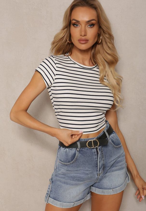 Renee - Biały Prążkowany T-shirt z Bawełny o Krótkim Kroju Zolira. Okazja: na co dzień. Kolor: biały. Materiał: bawełna, prążkowany. Długość: krótkie. Styl: wizytowy, klasyczny, casual