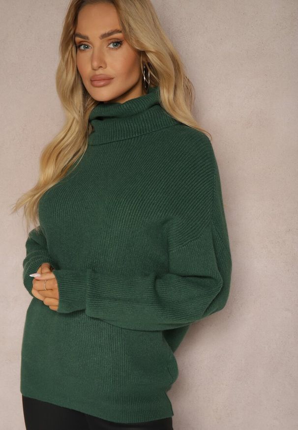 Renee - Ciemnozielony Golf z Domieszką Wiskozy i Kaszmiru Azivara. Okazja: na co dzień. Typ kołnierza: golf. Kolor: zielony. Materiał: wiskoza, kaszmir. Wzór: aplikacja. Styl: casual, elegancki