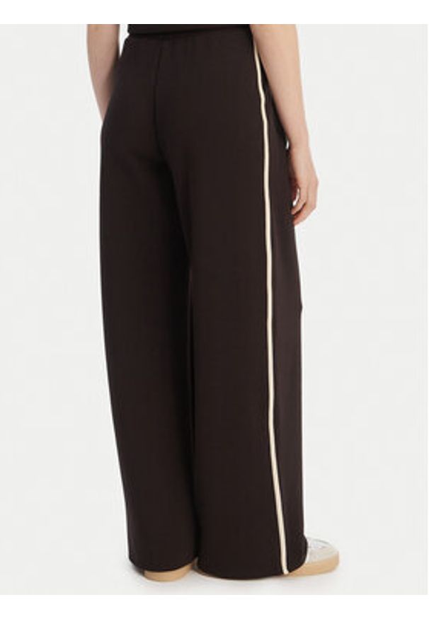 Guess Spodnie dresowe V6GB01 K2914 Brązowy Wide Leg. Kolor: brązowy. Materiał: syntetyk