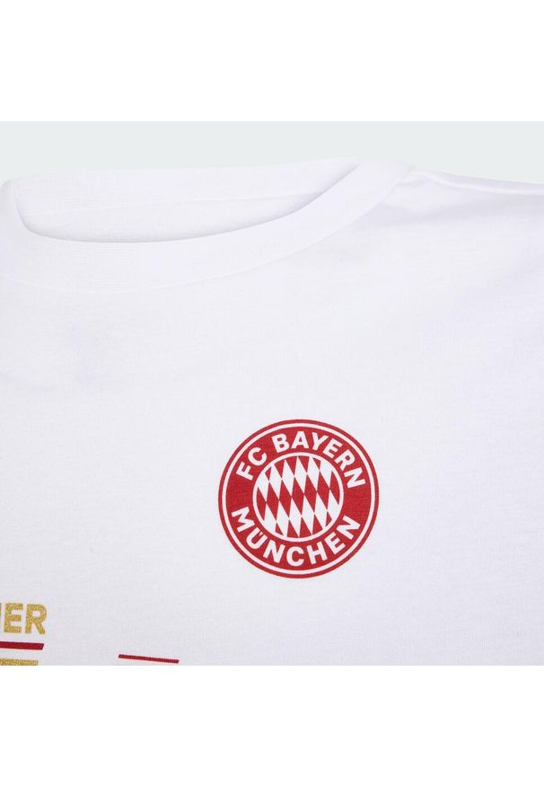 Adidas - Młodzieżowa koszulka FC Bayern Championship Winner. Kolor: biały. Materiał: bawełna. Sport: piłka nożna
