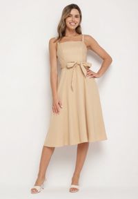 Born2be - Beżowa Sukienka z Wiskozą ze Wzorem Pasków Dolereia. Okazja: na co dzień. Kolor: beżowy. Materiał: wiskoza. Długość rękawa: na ramiączkach. Styl: casual, klasyczny. Długość: midi #1