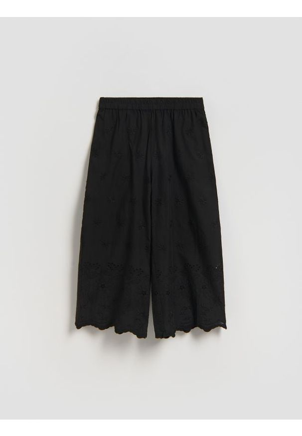 Reserved - Kuloty z haftowanym wzorem - czarny. Kolor: czarny. Materiał: bawełna. Wzór: haft