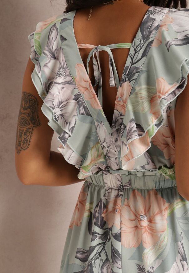 Renee - Miętowa Rozkloszowana Sukienka w Kwiatowy Wzór z Falbanami i Wiązaniem Kerna. Typ kołnierza: kołnierz z falbankami. Kolor: miętowy. Materiał: materiał. Długość rękawa: bez rękawów. Wzór: kwiaty. Długość: maxi