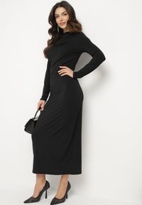 Born2be - Czarna Sukienka z Marszczeniem o Dopasowanym Kroju Naliraia. Okazja: na co dzień. Kolor: czarny. Długość rękawa: długi rękaw. Typ sukienki: proste, dopasowane. Styl: elegancki, casual, rockowy #4