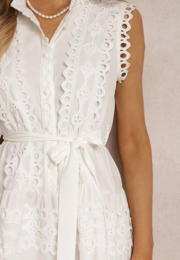 Renee - Biała Sukienka Ismeia. Kolor: biały. Materiał: koronka, materiał. Długość rękawa: na ramiączkach. Styl: boho. Długość: mini