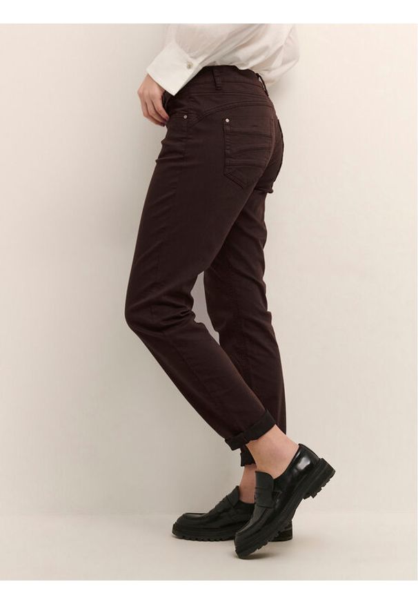 Cream Spodnie materiałowe Lotte Plain Twill 10606565 Brązowy Regular Fit. Kolor: brązowy. Materiał: materiał, bawełna, syntetyk