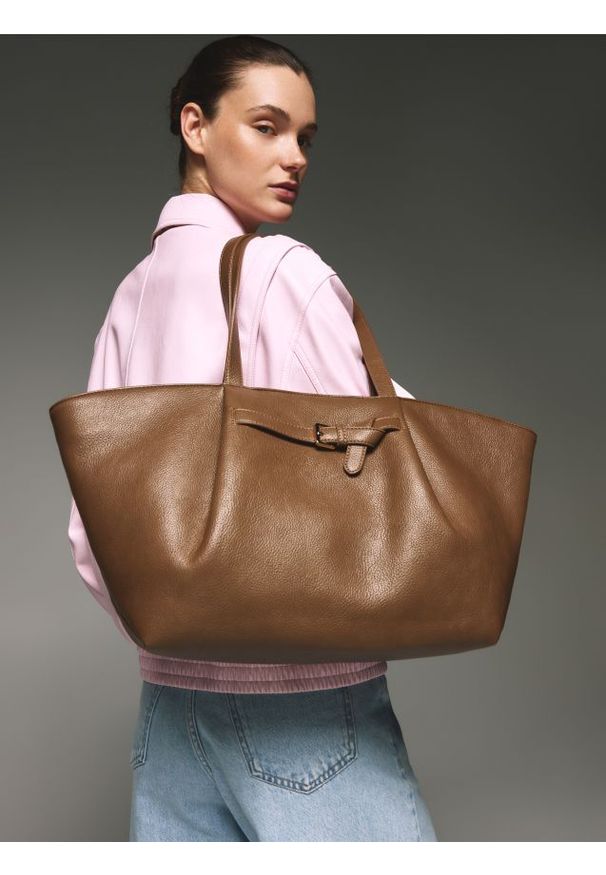 Reserved - Torebka shopper - beżowy. Kolor: beżowy. Materiał: skórzane