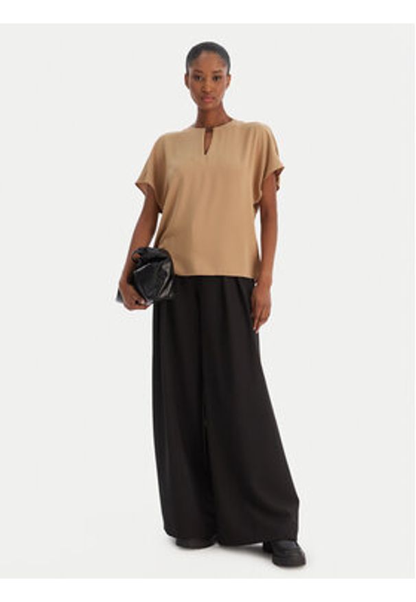 Calvin Klein Bluzka LV044E902G Beżowy Regular Fit. Kolor: beżowy. Materiał: syntetyk