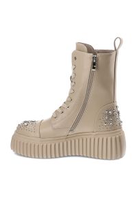 Beżowe Botki S.Barski Stylowe Obuwie Damskie Z Ozdobami. Okazja: na co dzień. Wysokość cholewki: przed kolano. Zapięcie: zamek. Kolor: beżowy. Szerokość cholewki: normalna. Wzór: aplikacja. Obcas: na platformie. Styl: elegancki #7