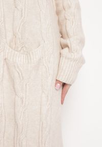 Born2be - Jasnobeżowy Kardigan o Długości Maxi ze Wzorem w Warkocz i Kieszeniami Demixi. Kolor: beżowy. Długość rękawa: długi rękaw. Długość: długie #4